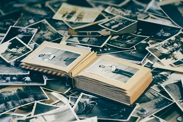 Papier photo glacé vs satiné : le guide complet